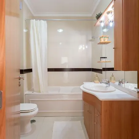 Apartamento Praia Sao Martinho Do Porto شقة ساو مارتينهو دو بورتو